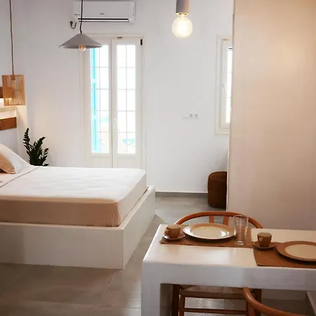 Hotel Akrotiri 2*