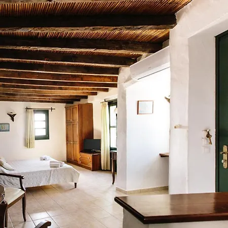 Hotel Akrotiri 2*