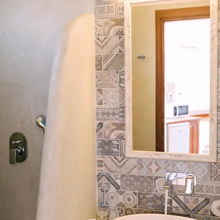 Hotel Akrotiri 2*