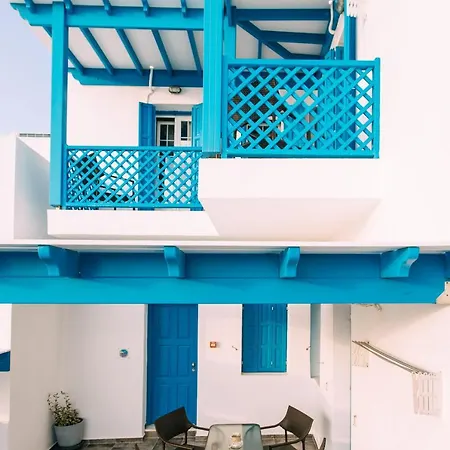 Akrotiri Hotel