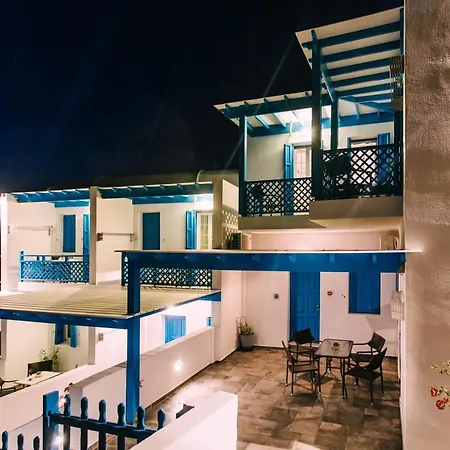 Akrotiri Hotel