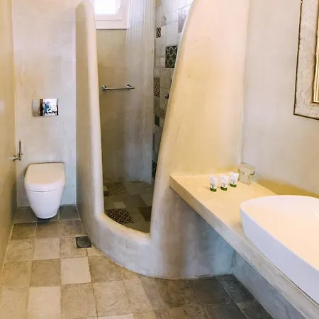 Hotel Akrotiri 2*